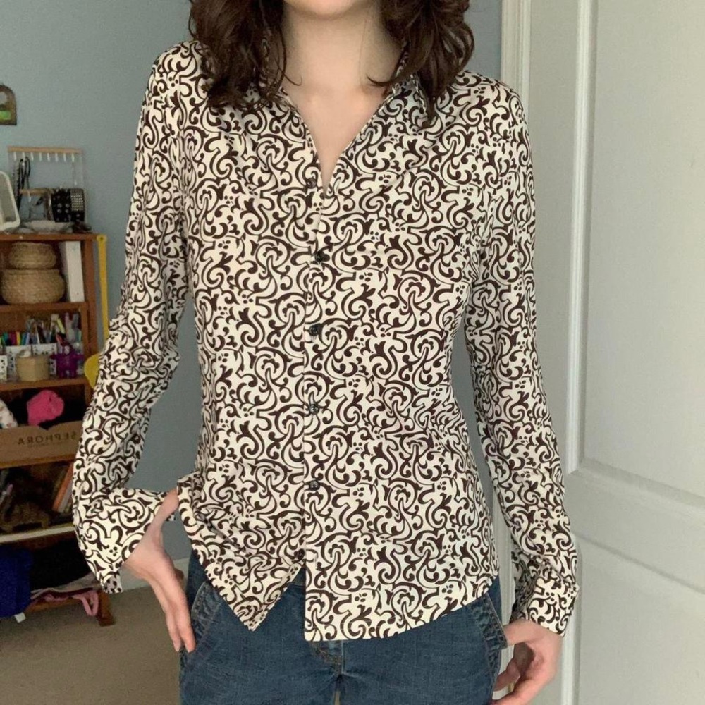 brown & cream swirly patterned long sleeve button up top by fairway & greene